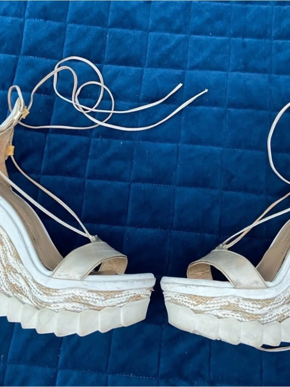 LAST CHANCE SALE ⚡️ AMAZING STUART WEITZMAN WEDGES